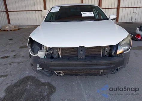 2015 Volkswagen Passat 1.8T Wolfsburg Edition из США, поврежденный, VIN 1VWAT7A3XFC059770